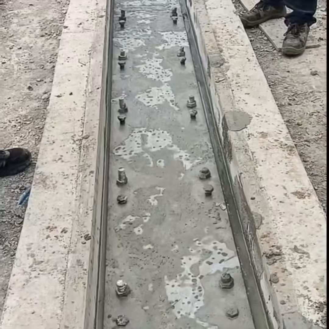 城阳港口码头起重机龙门吊重型机械设备稳固用早强快凝轨道胶泥